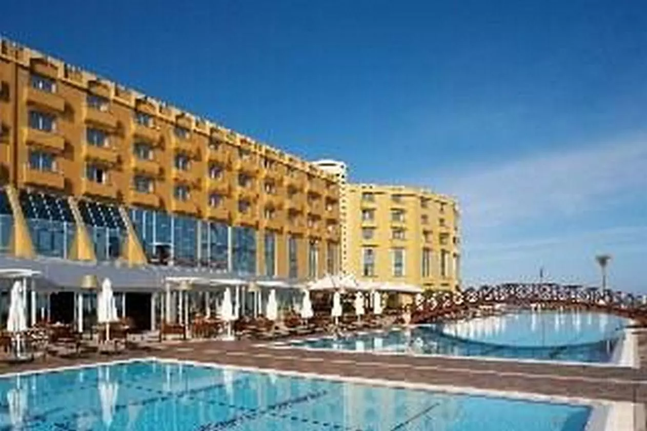 MERITPARK_SHABAVIZ (10).jpg